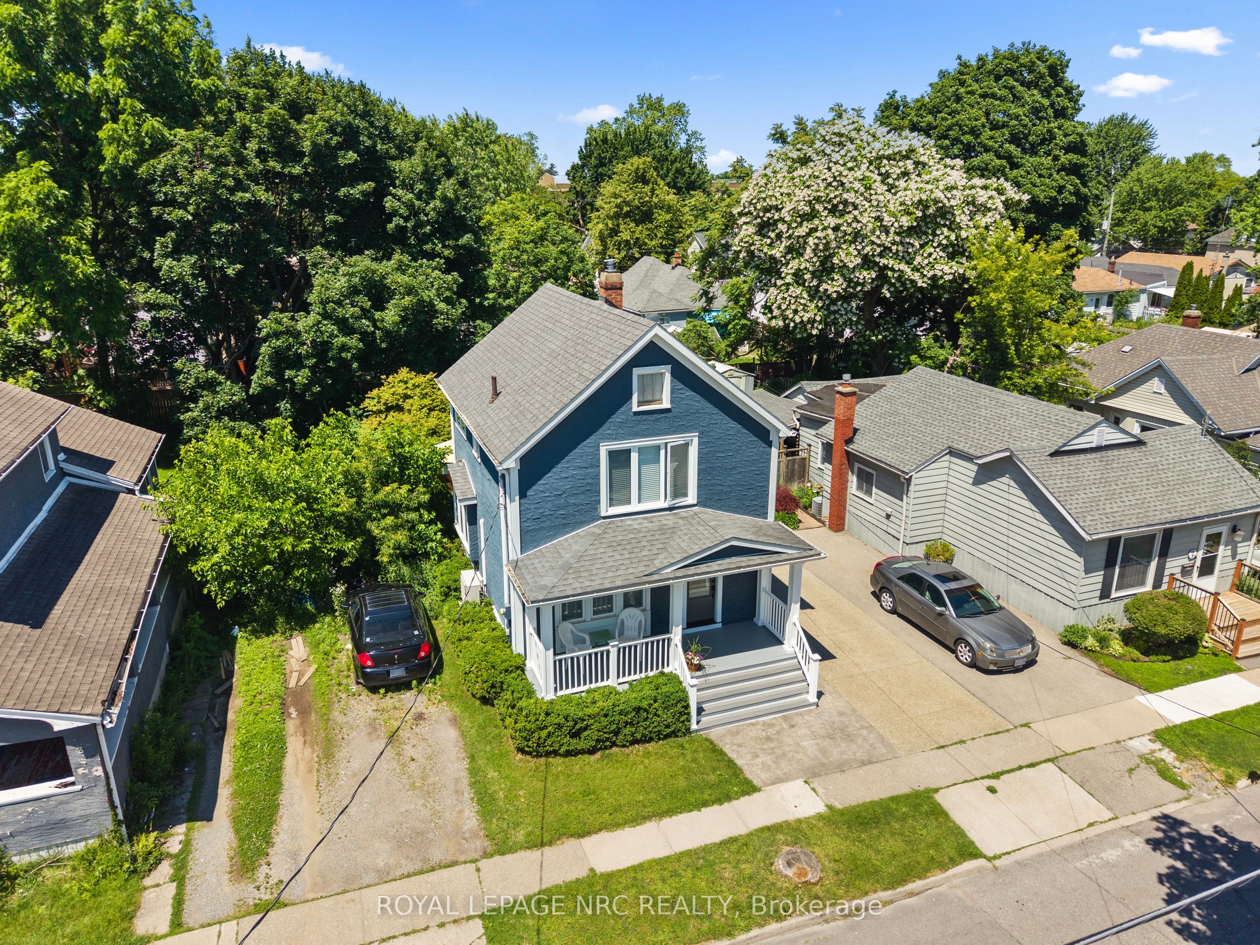 5 Greenlaw Place