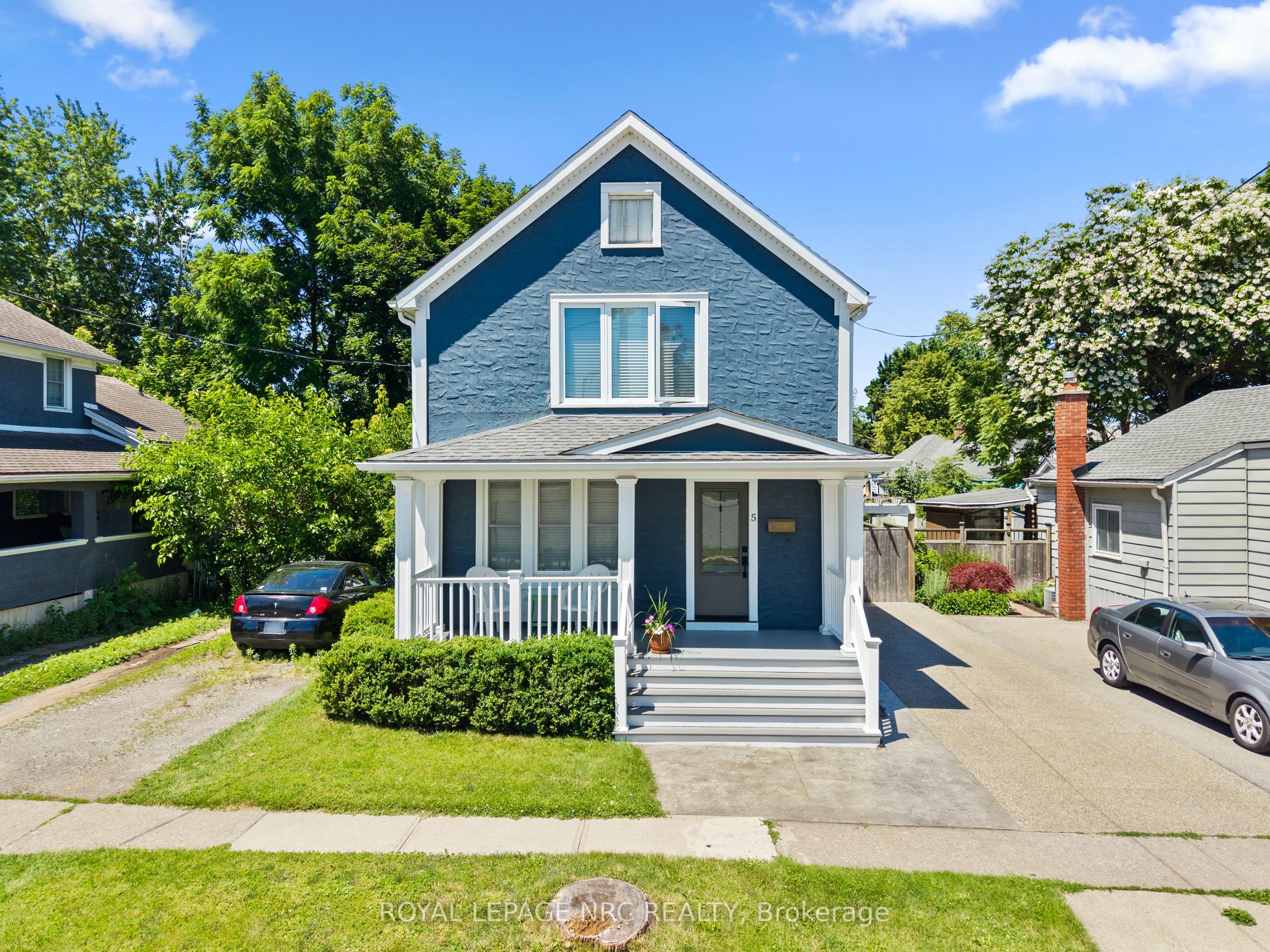5 Greenlaw Place
