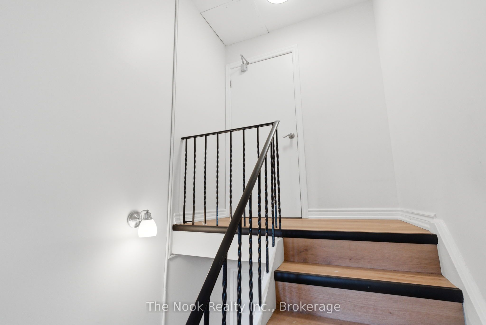 540 Mary Street E 1-3