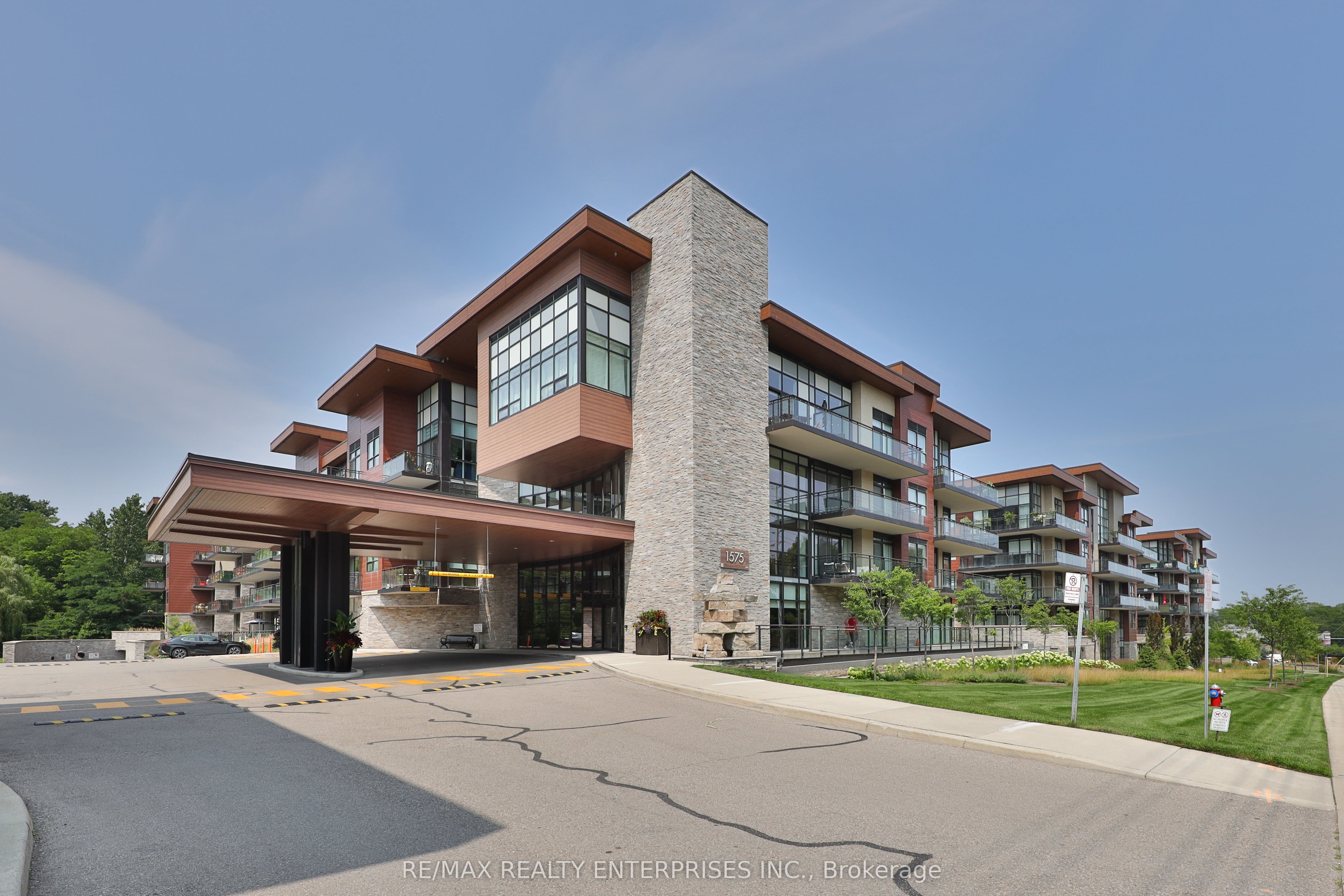 1575 Lakeshore Road W GR17