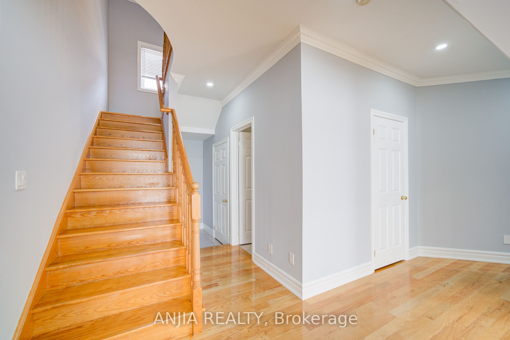 10 Thistledown Crescent