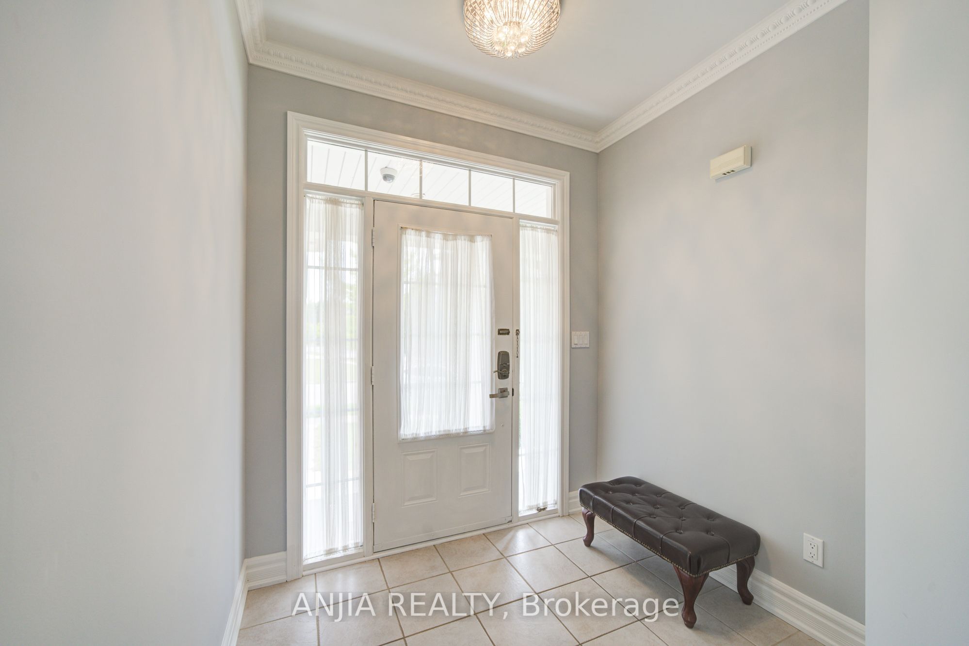 10 Thistledown Crescent