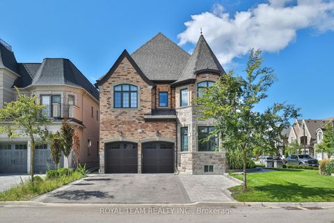 1 Ria Court King ON L7B 0B9