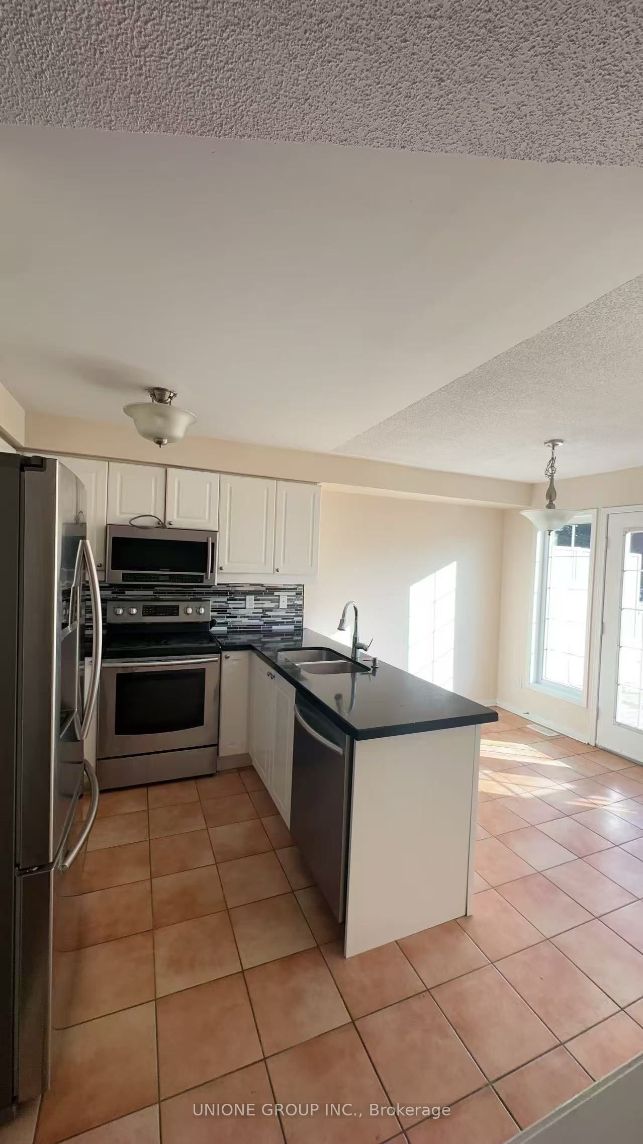 38 Fairview Road W 16