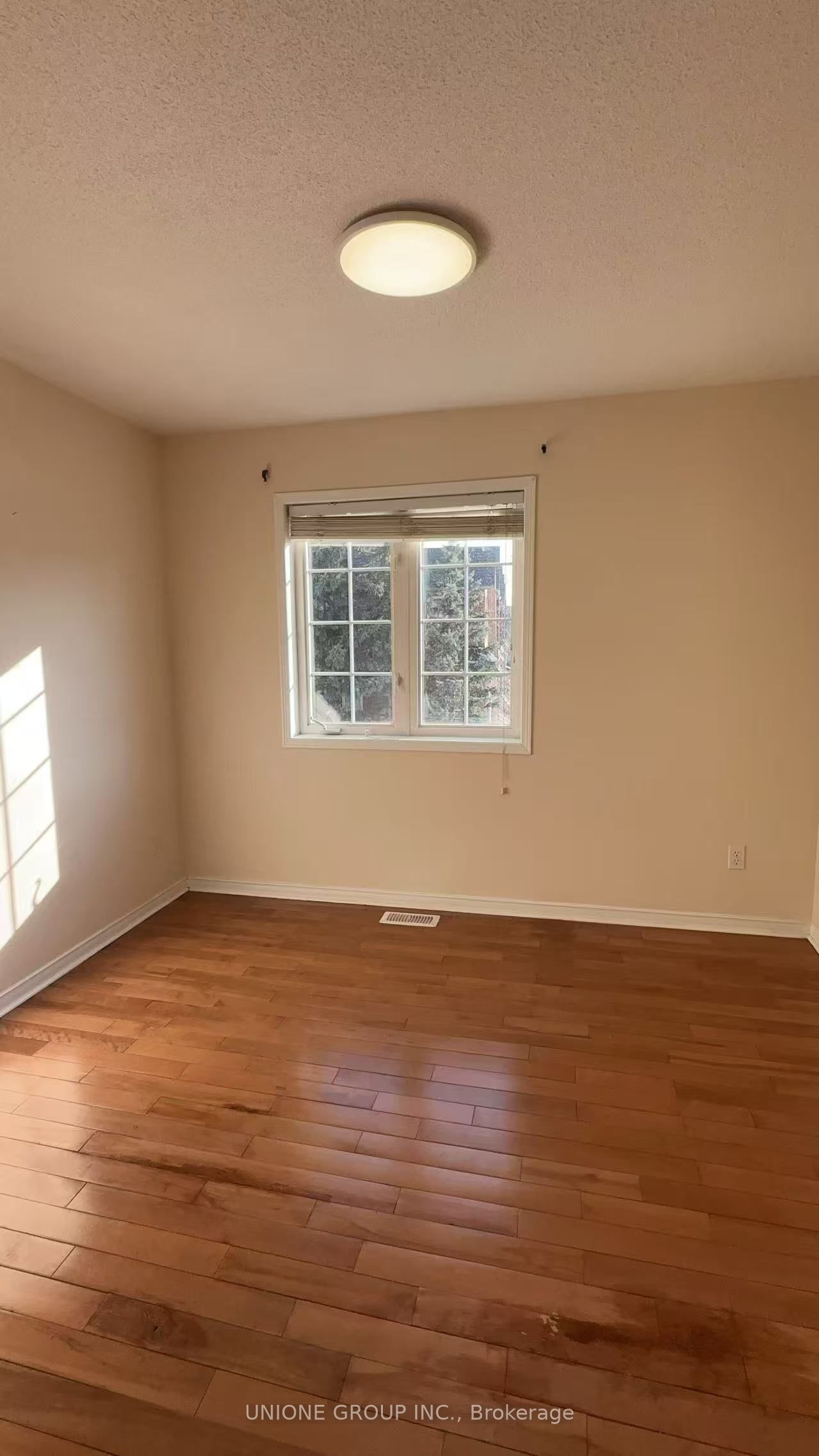38 Fairview Road W 16