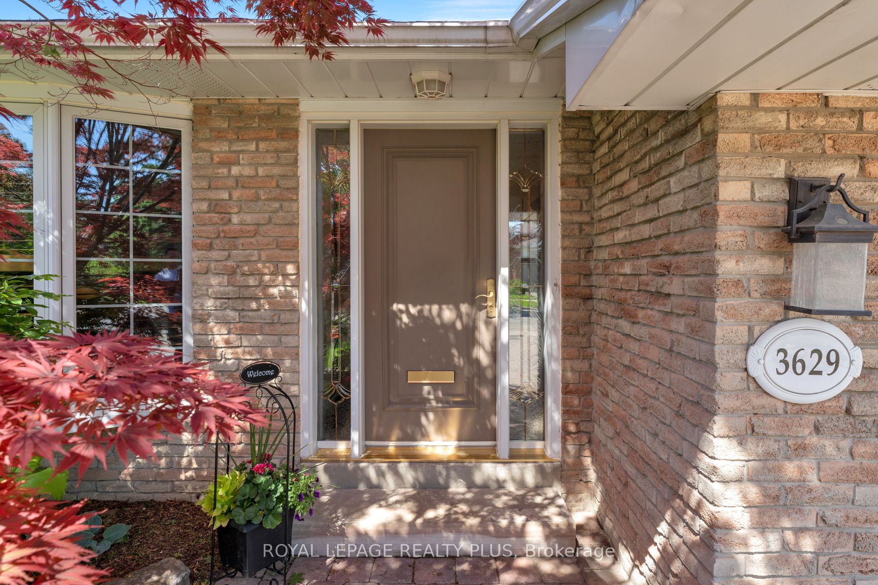 3629 Swirlingleaves Crescent