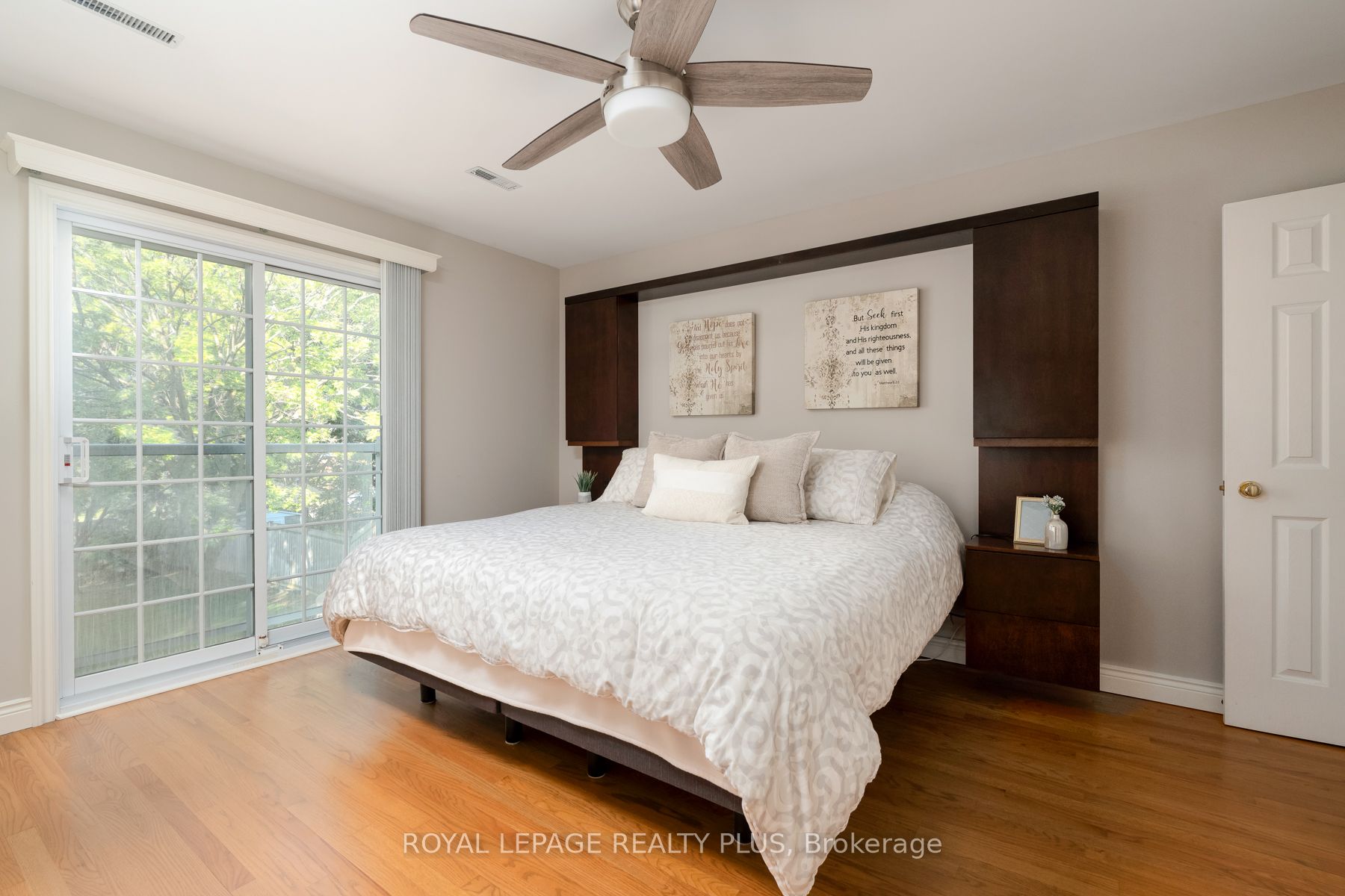 3629 Swirlingleaves Crescent