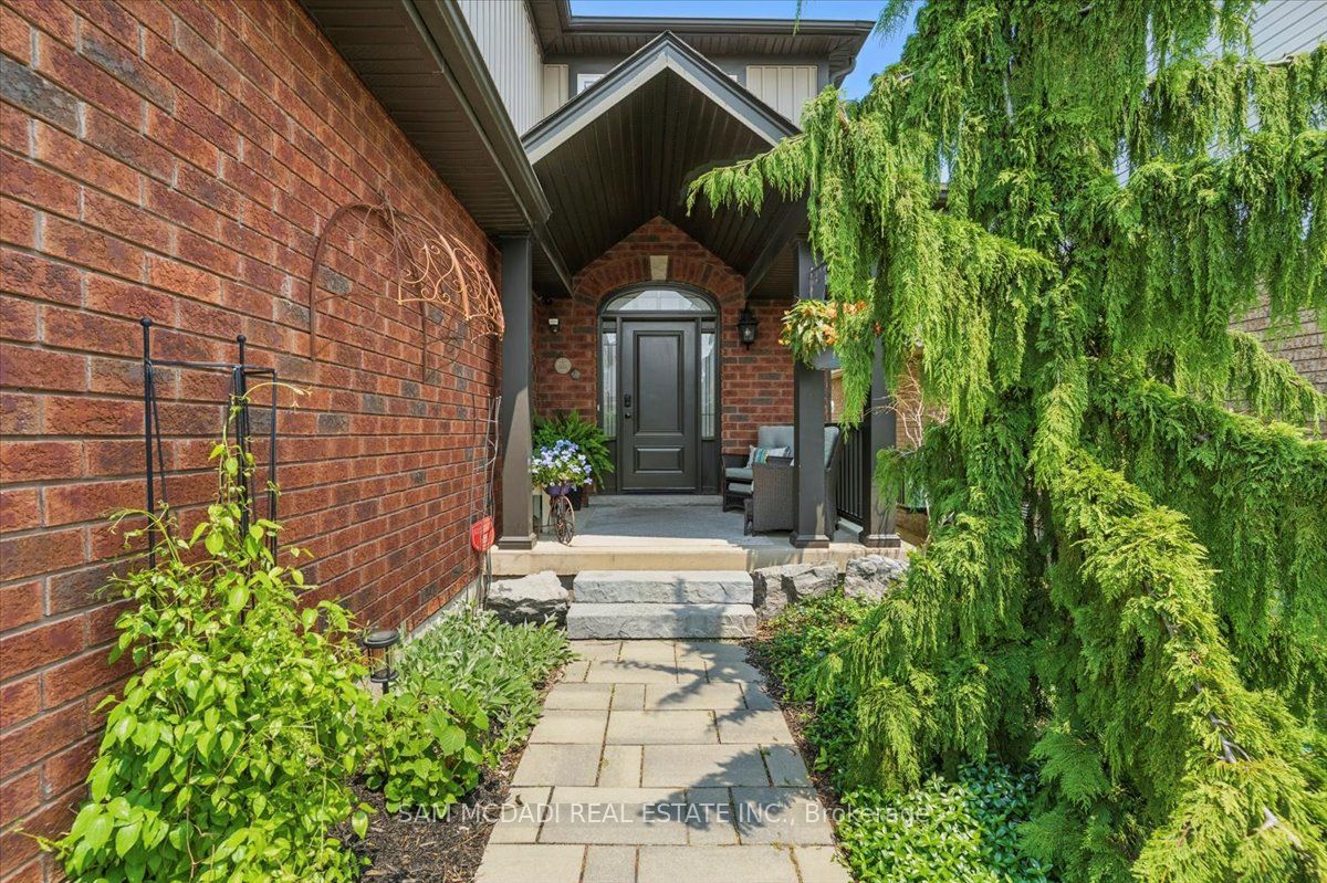 3 Maude Court