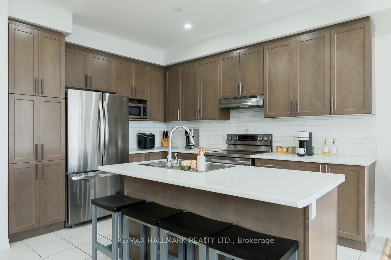 1090 Lockie Drive