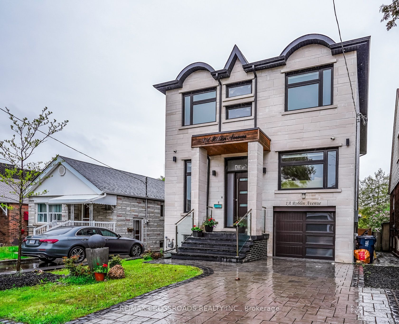 1A Roblin Avenue
