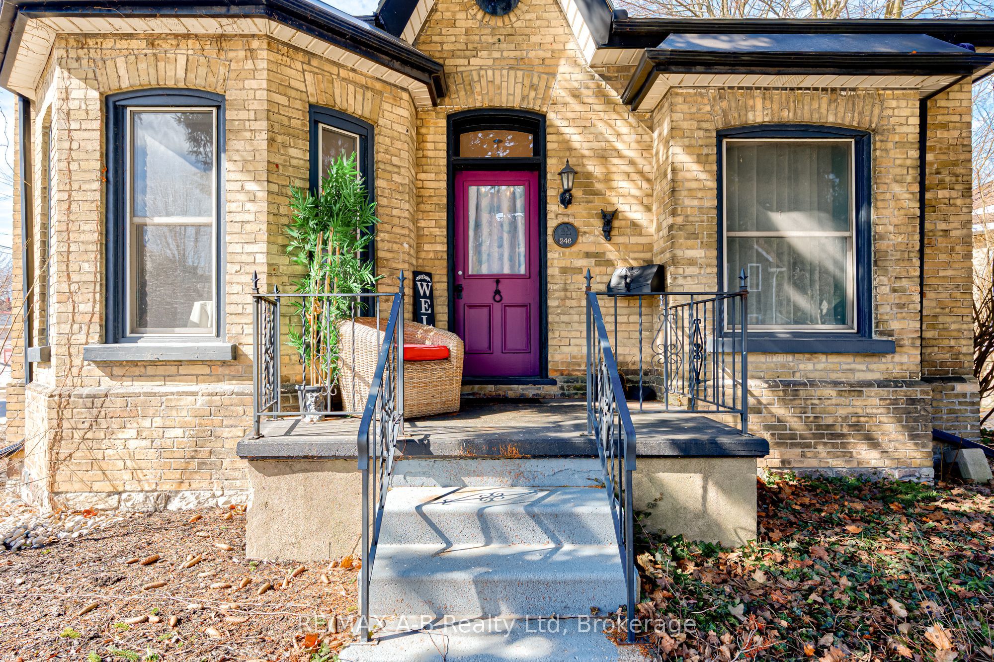 246 Wellington Street