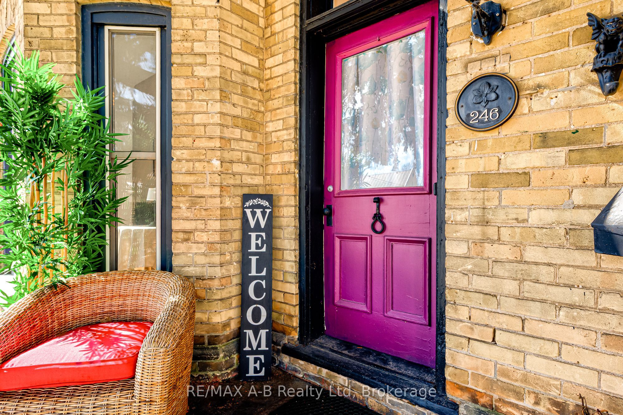 246 Wellington Street