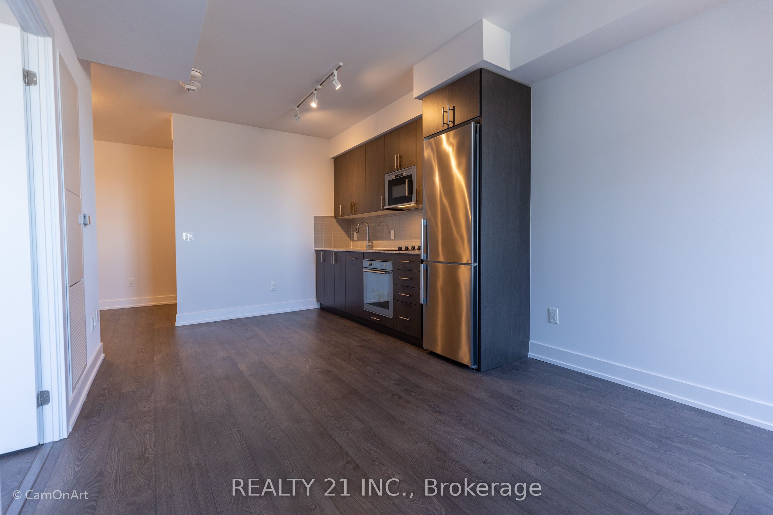 2550 Simcoe Street N 2413