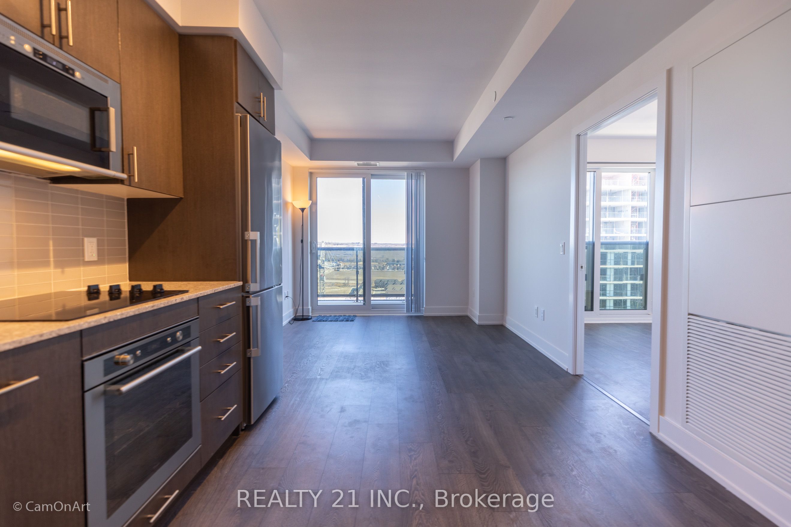 2550 Simcoe Street N 2413