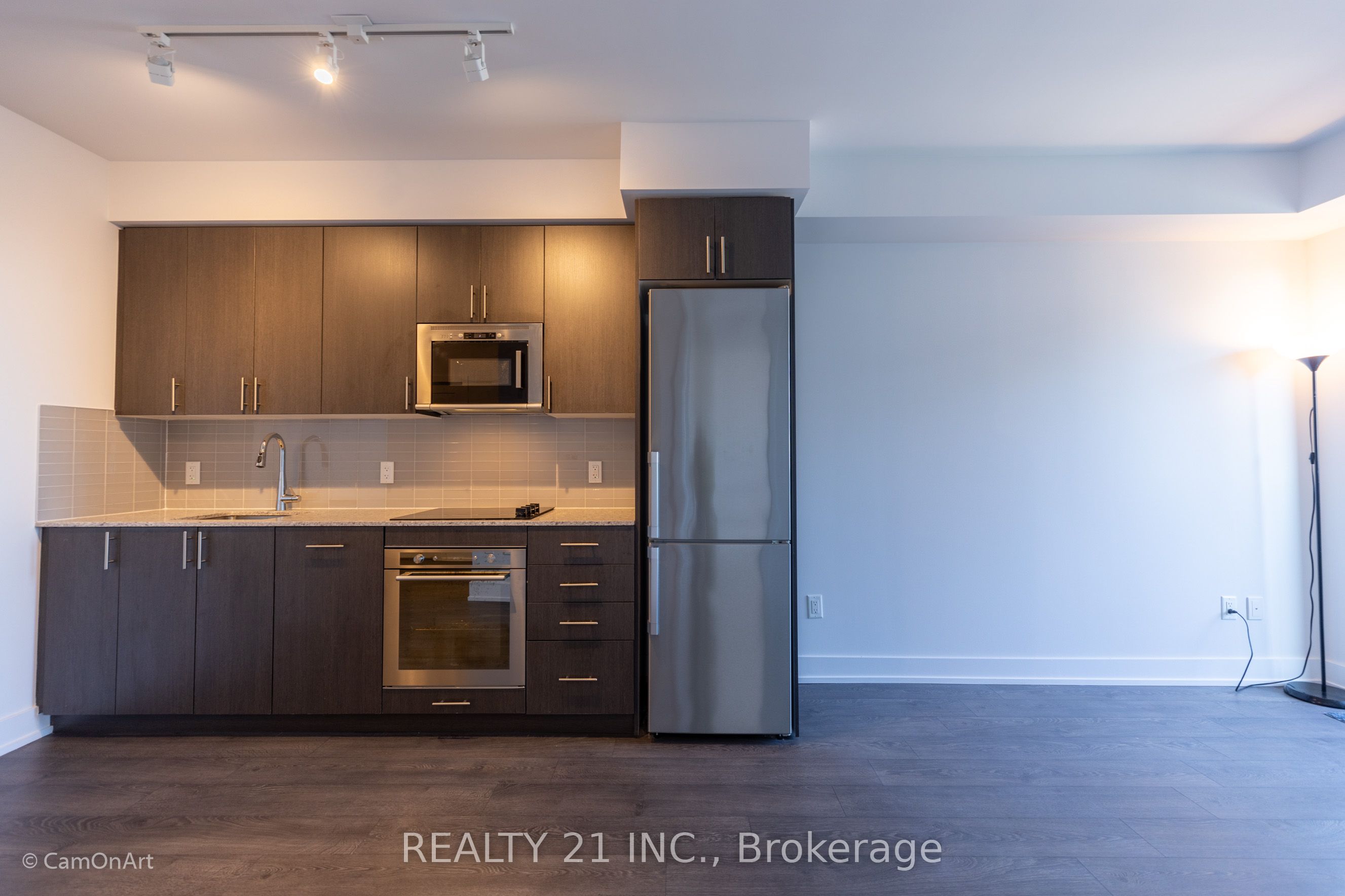 2550 Simcoe Street N 2413