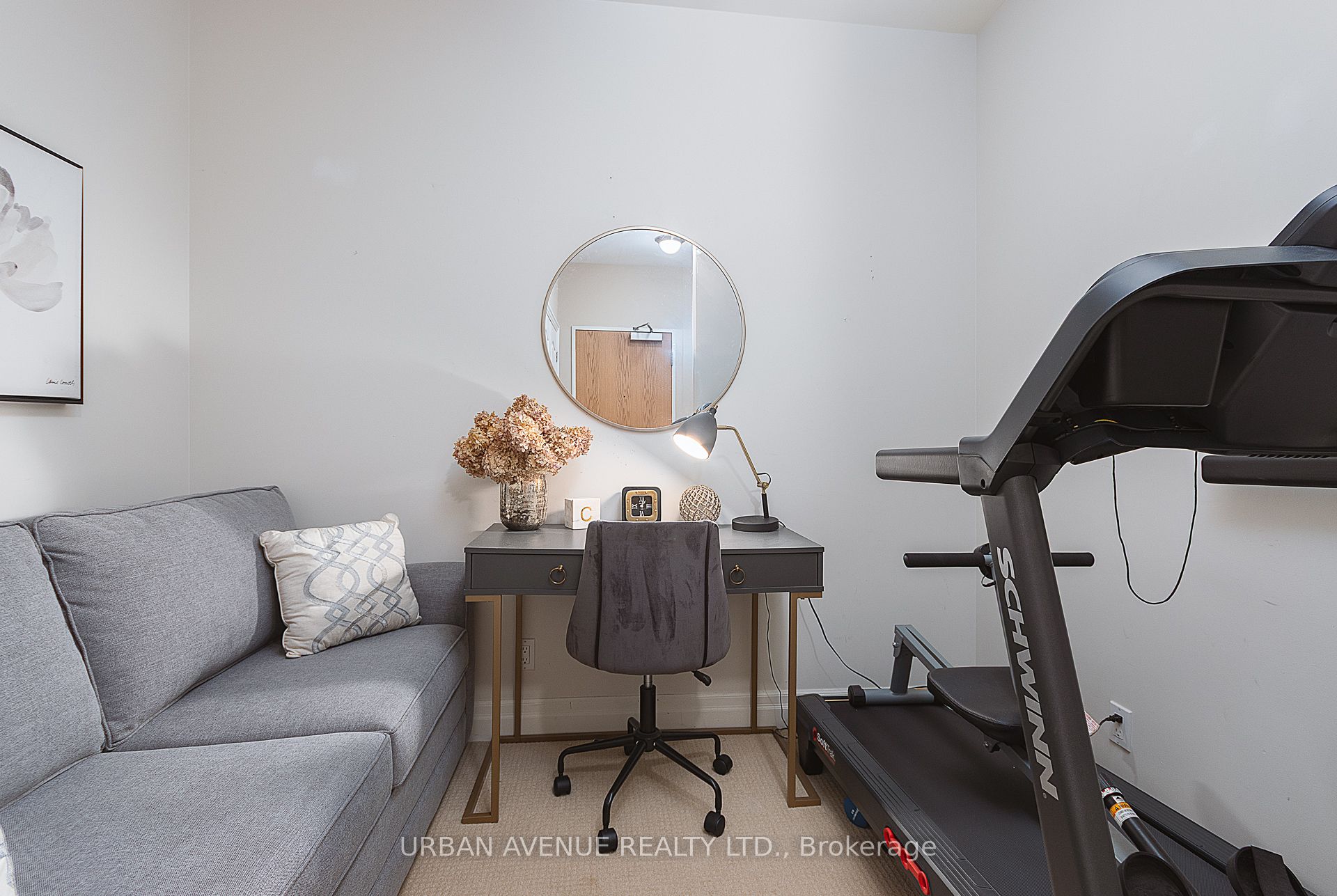 44 Bond Street W 707