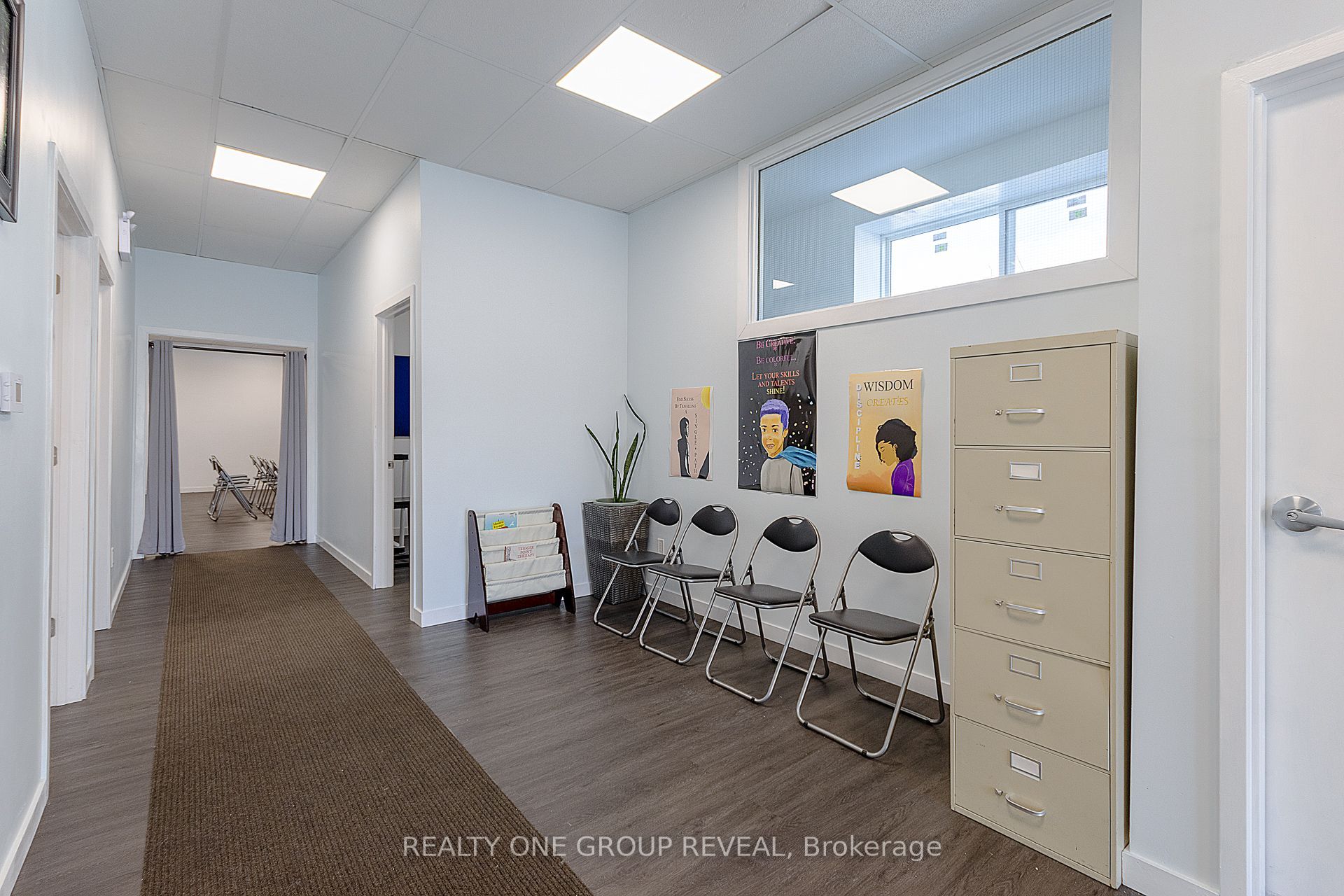 524 Simcoe Street S Main Floor