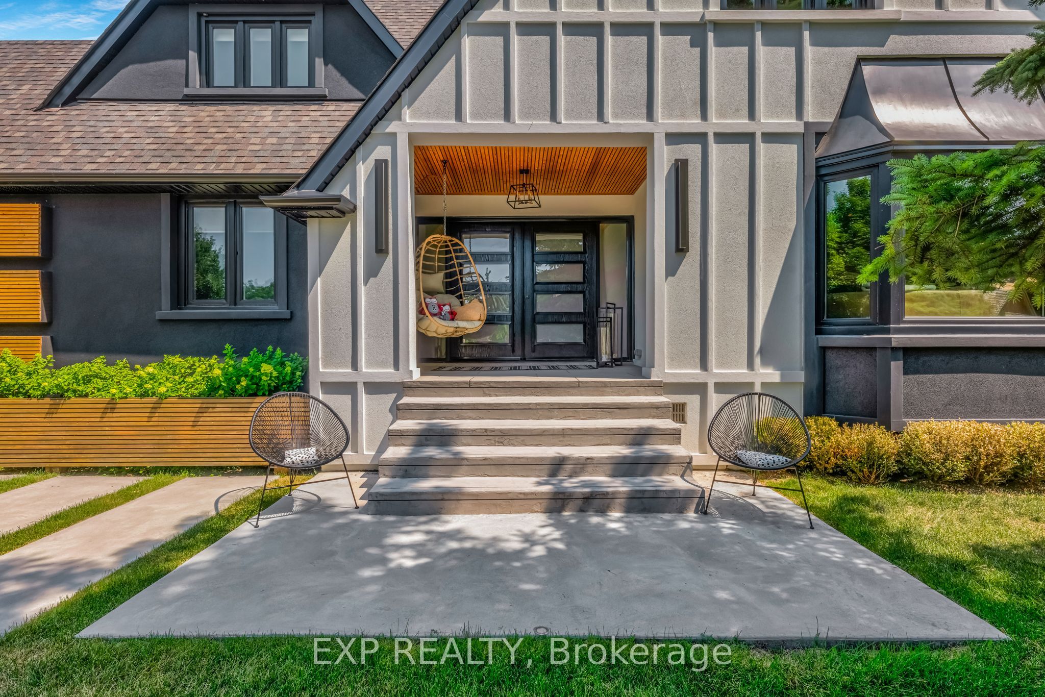 17 Chamberlain Court