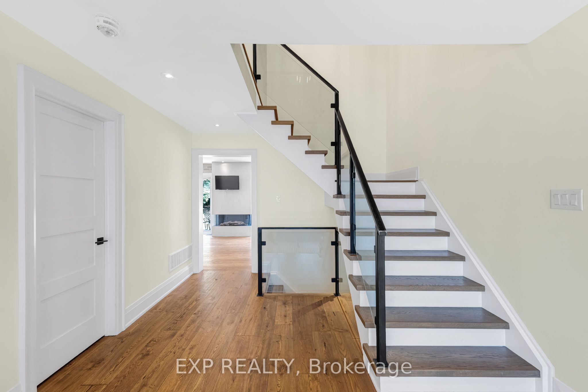 17 Chamberlain Court