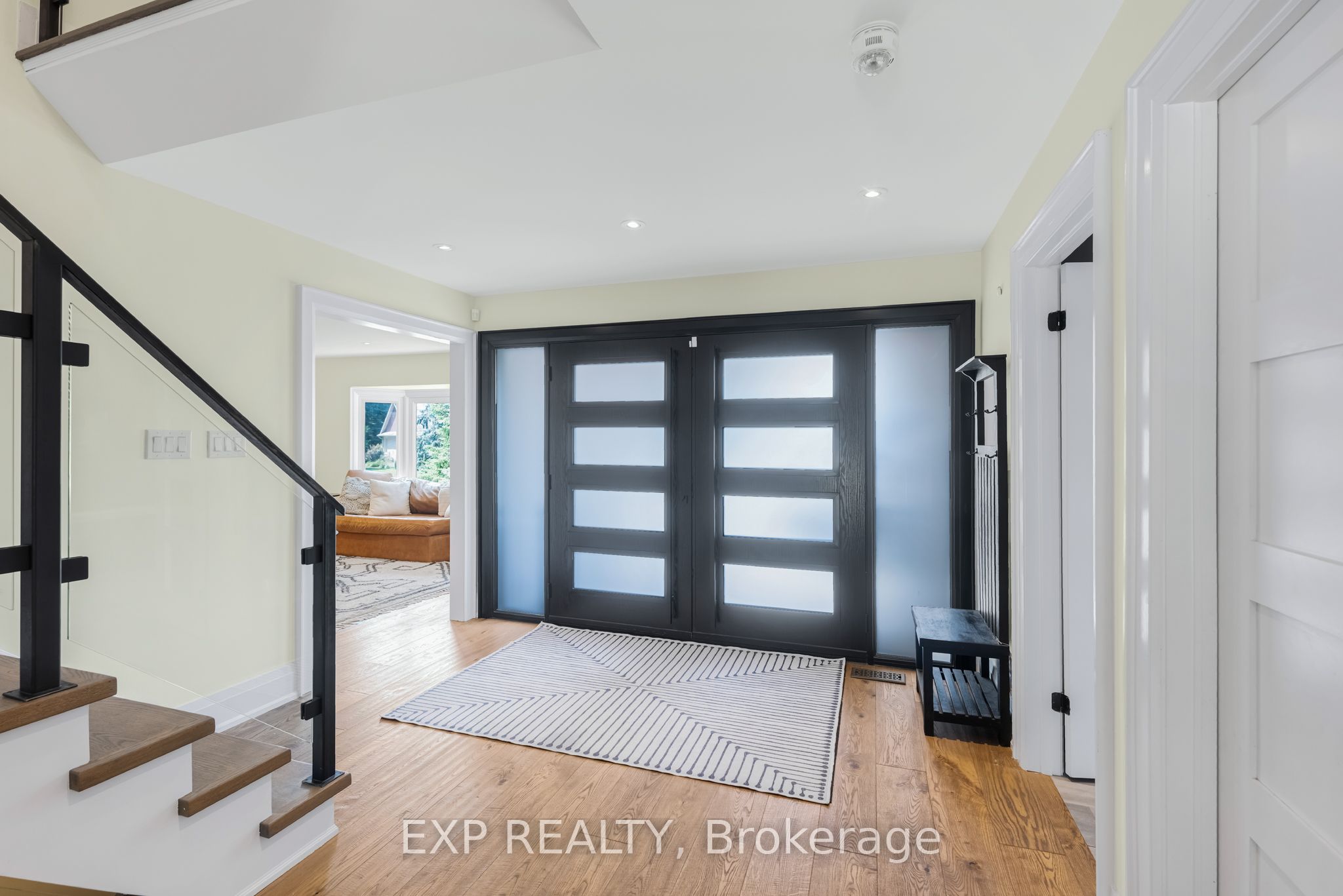 17 Chamberlain Court