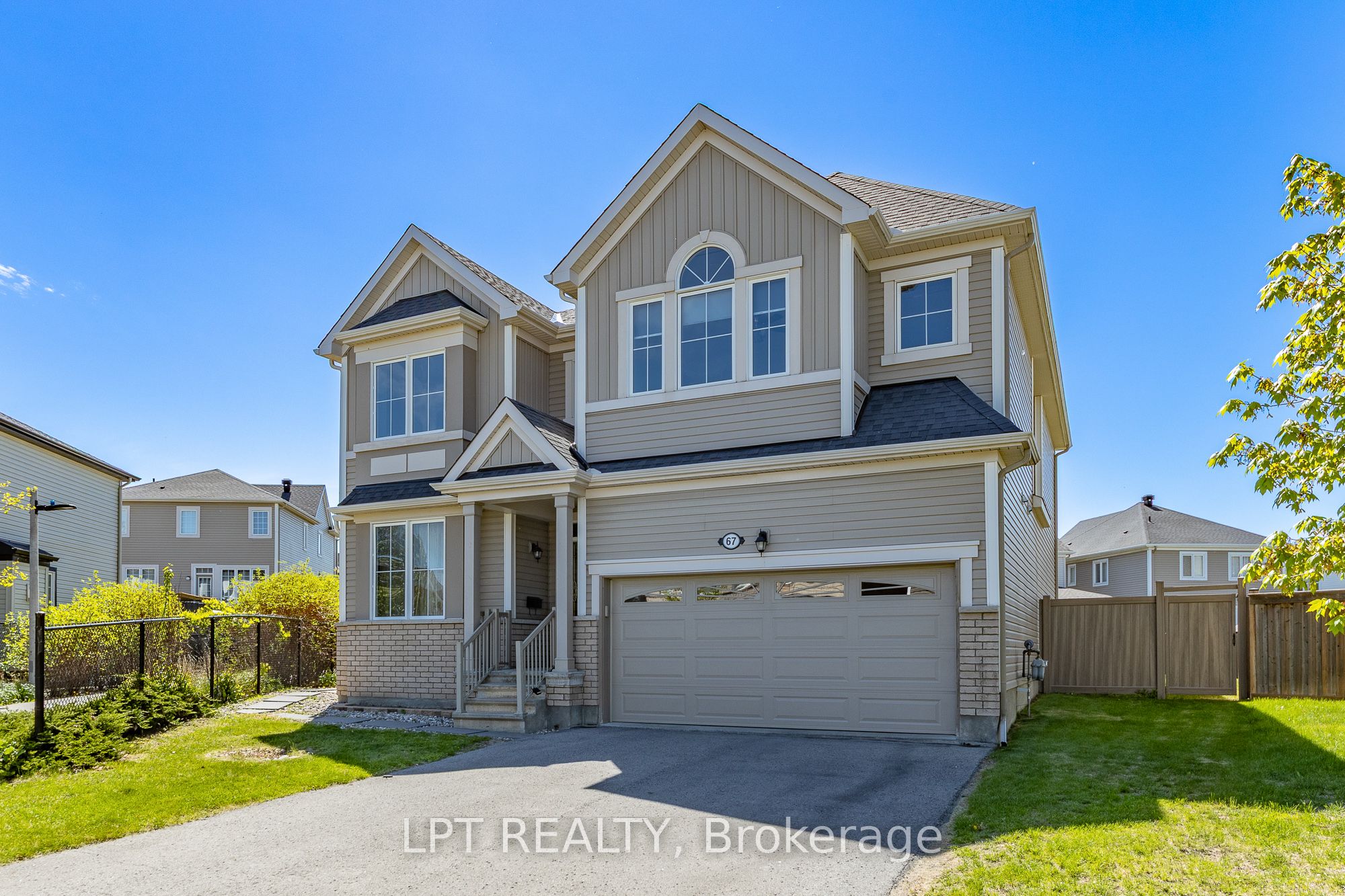 67 BRISTLING Crescent