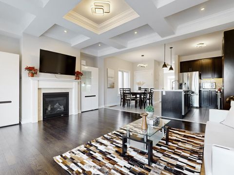 27 Michael Cummings Court Uxbridge ON L9P 0E6