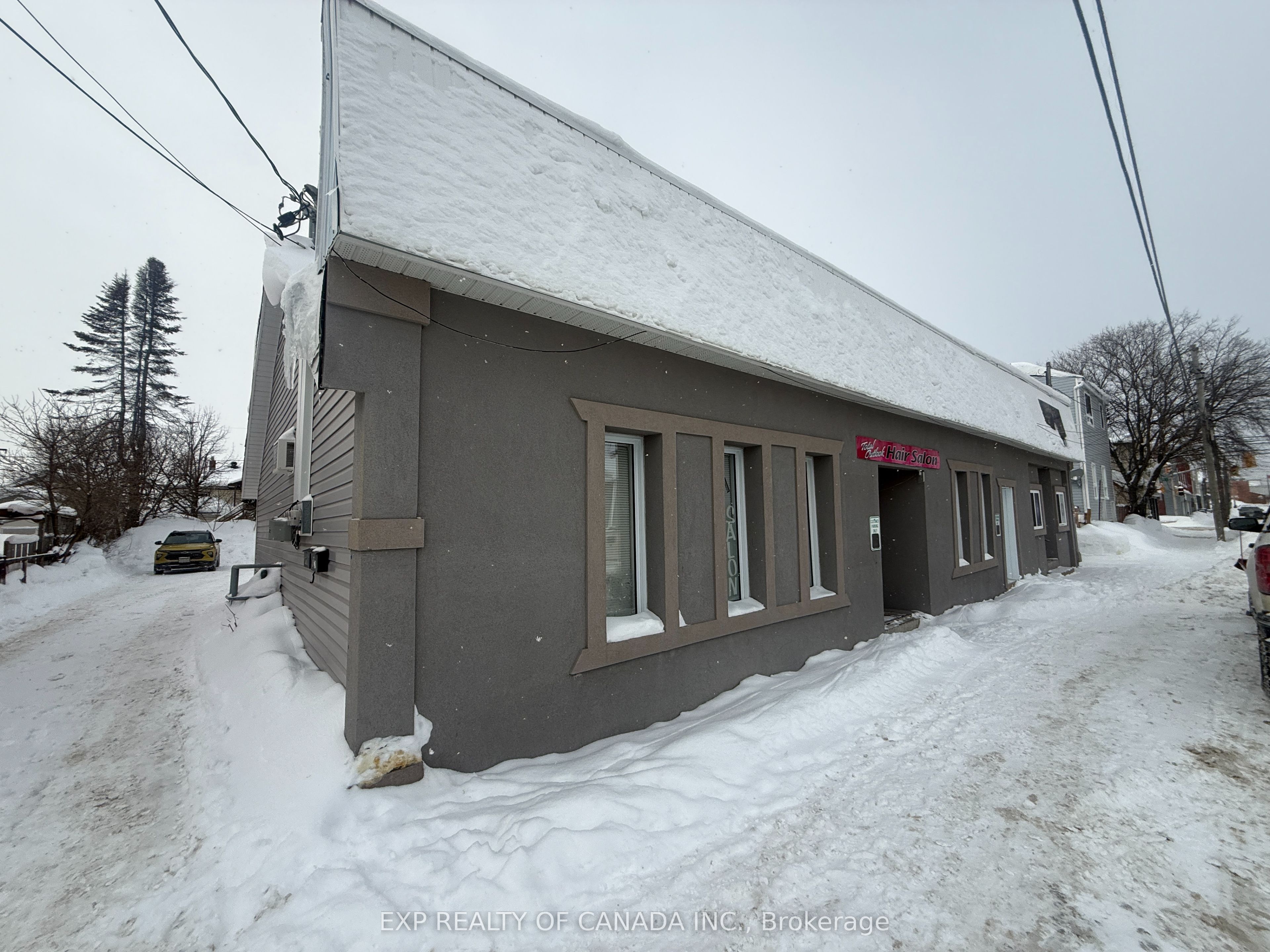 271-275 Pine Street S