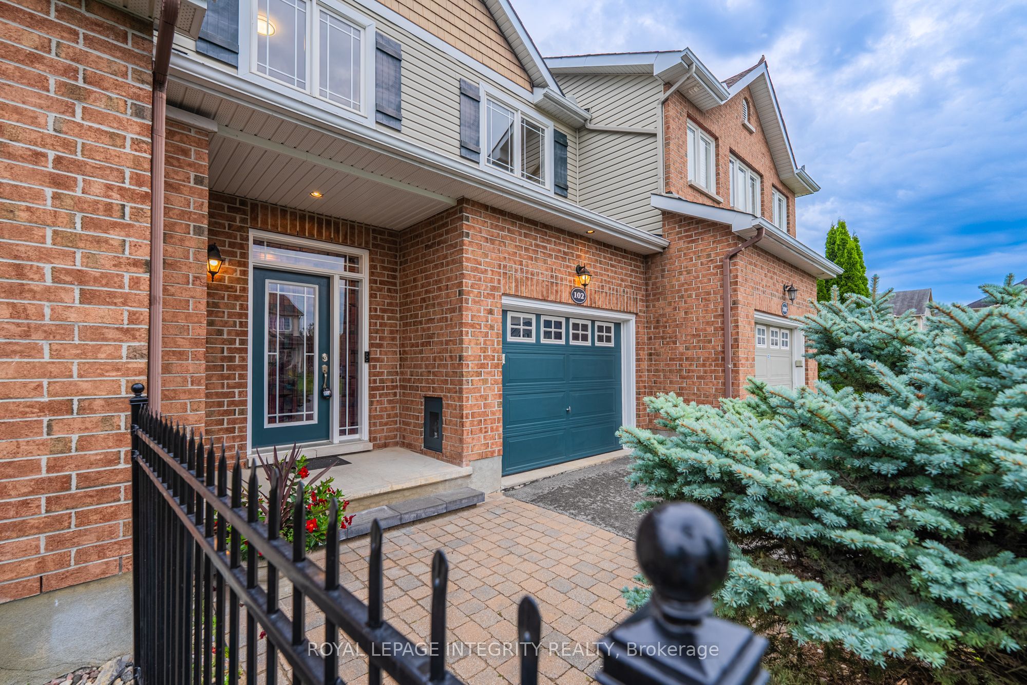 102 Windance Crescent