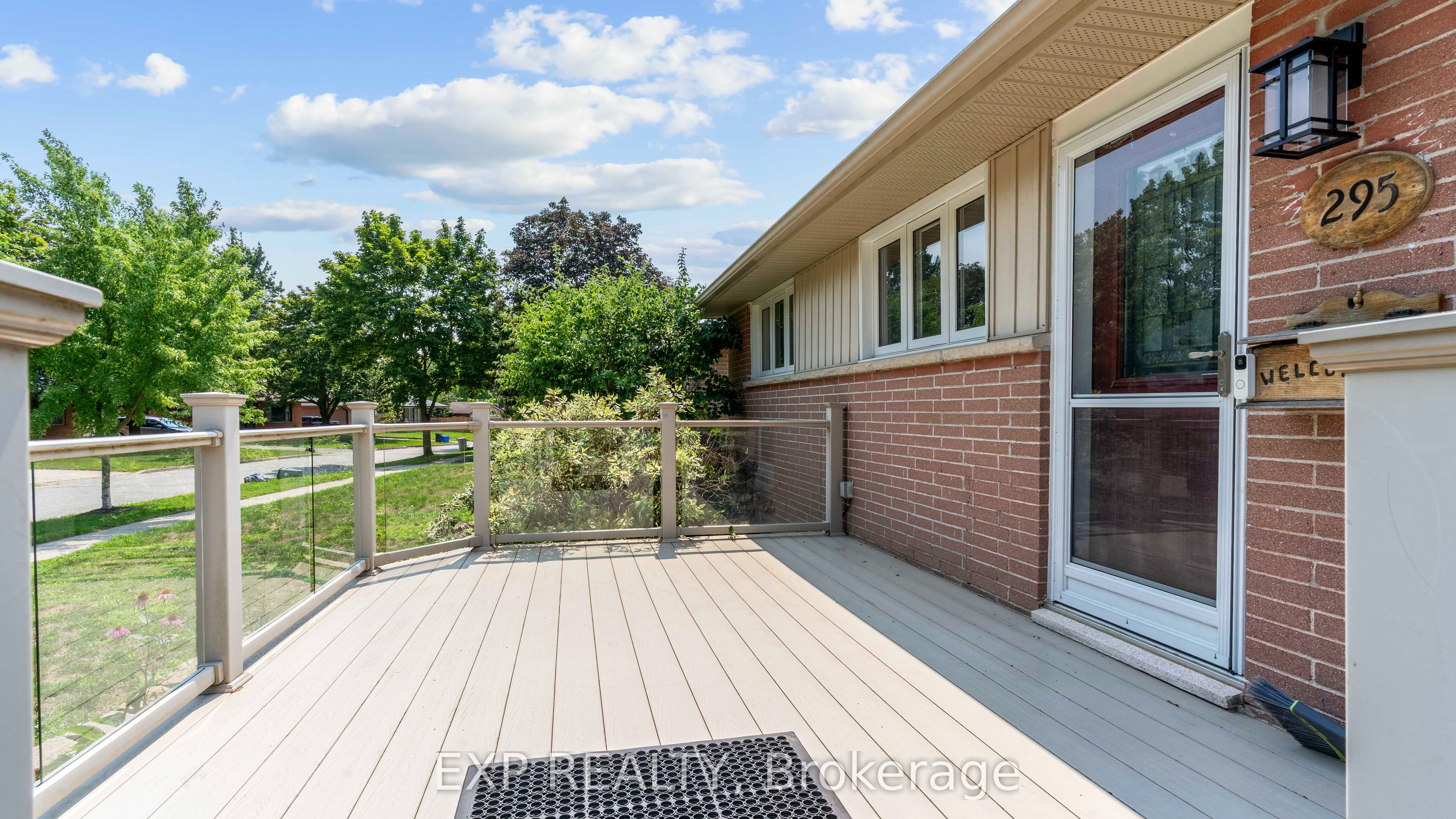 295 Tweedsmuir Avenue