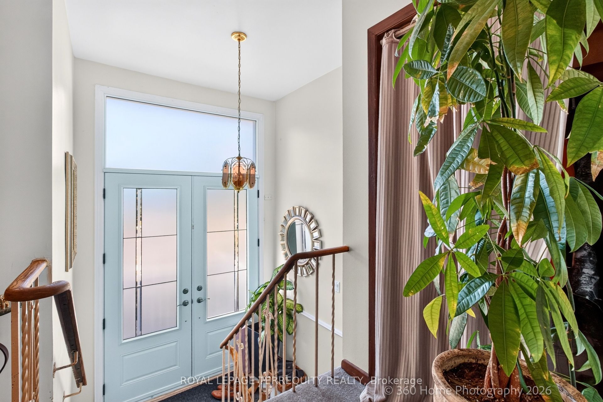88 Central Parkway W