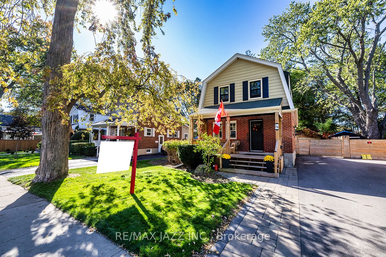 538 Masson Street