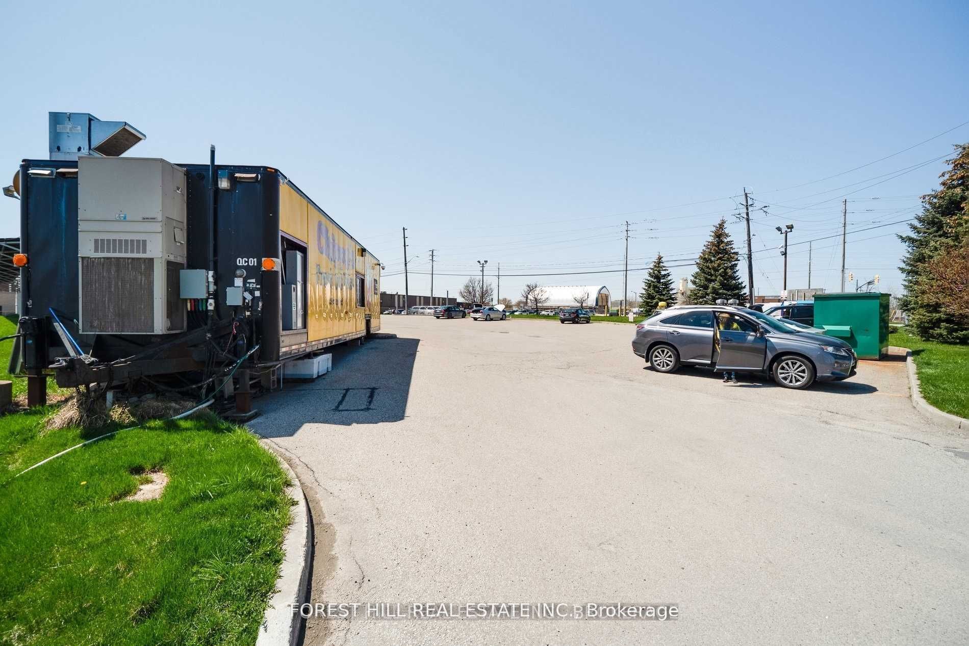 2524 Royal Windsor Drive