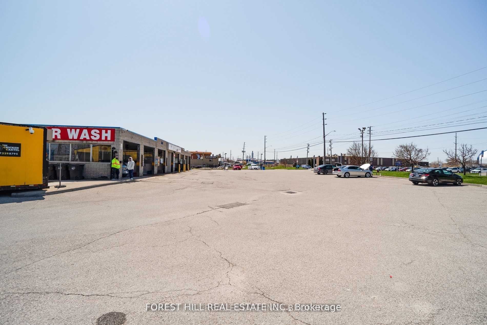 2524 Royal Windsor Drive