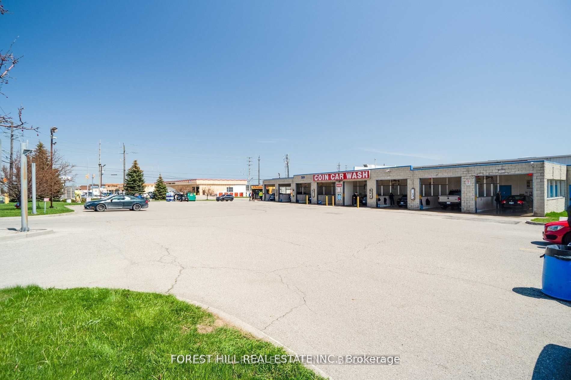 2524 Royal Windsor Drive