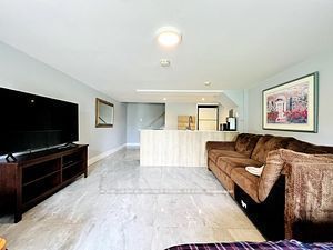 15 Lake Drive N