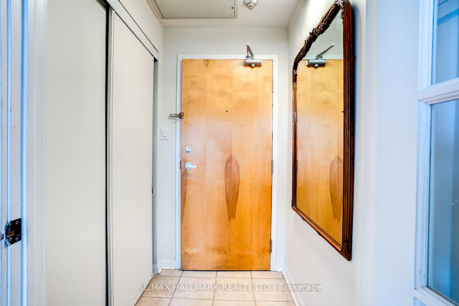 550 Front Street W 433