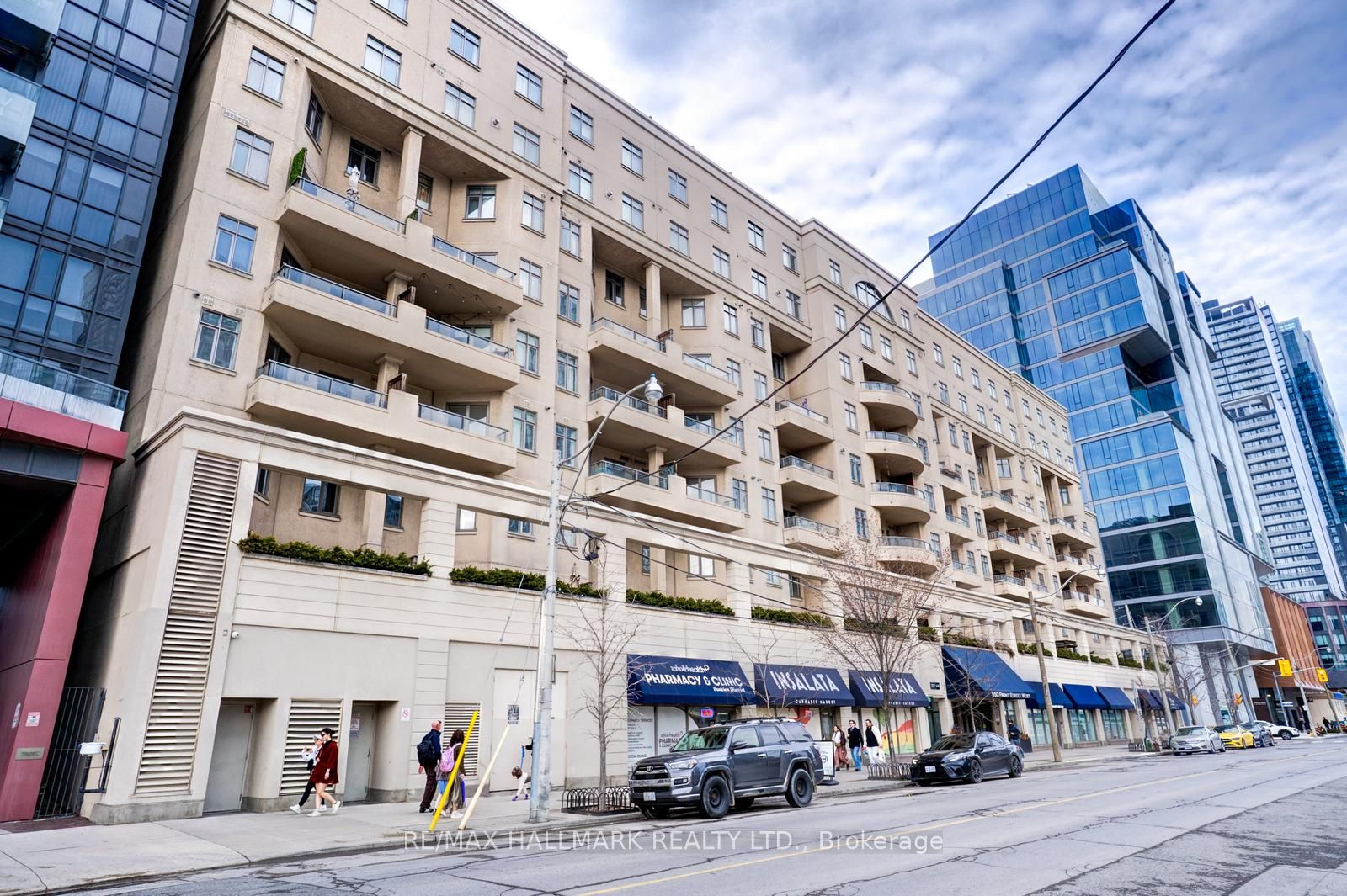 550 Front Street W 433