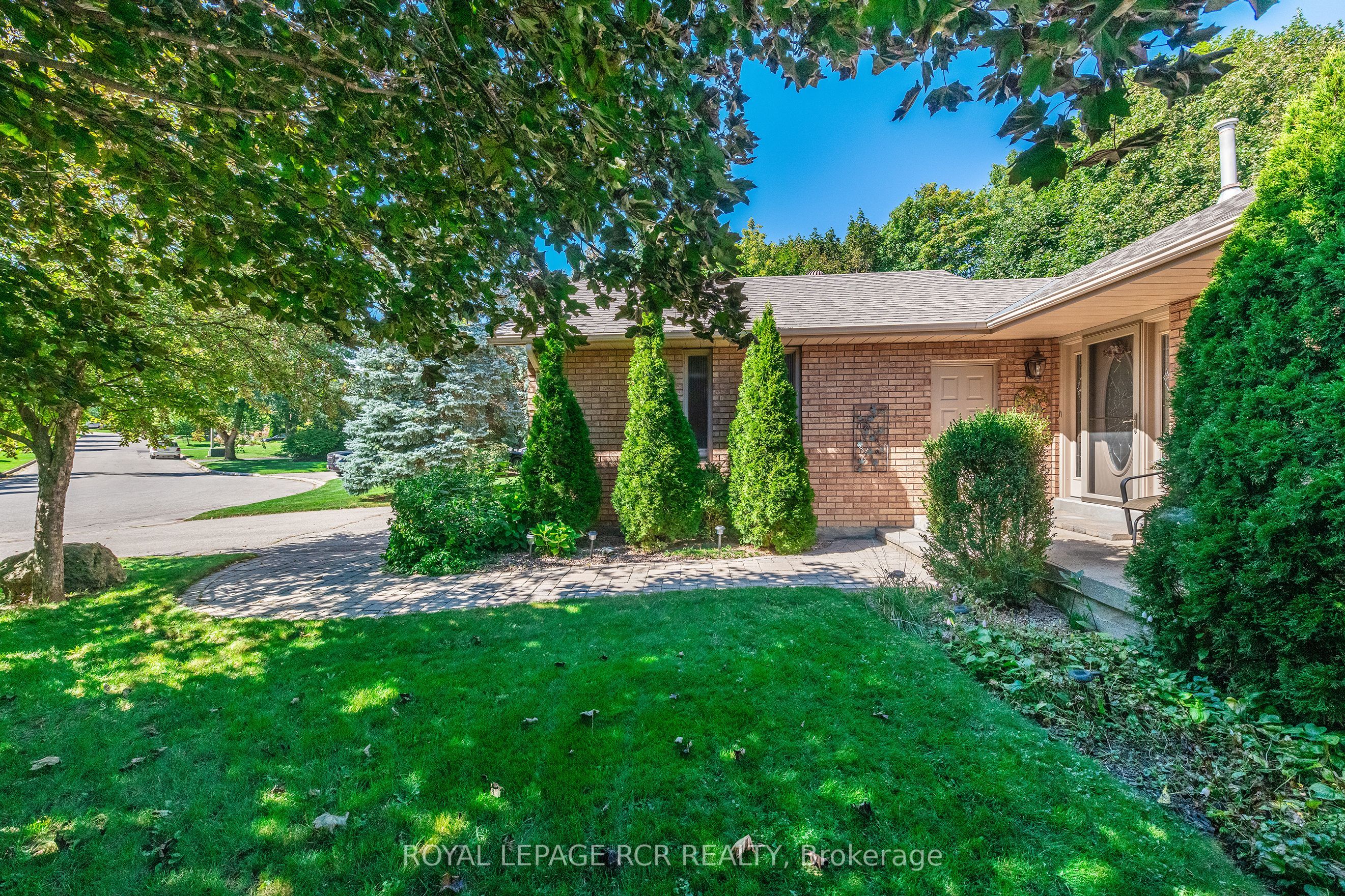 217 Oakwood Crescent