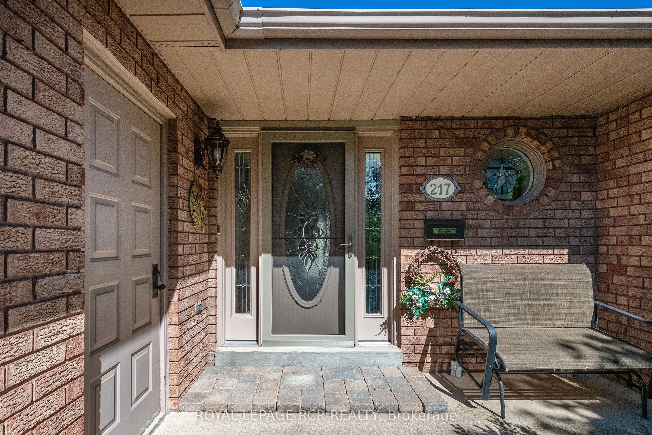 217 Oakwood Crescent