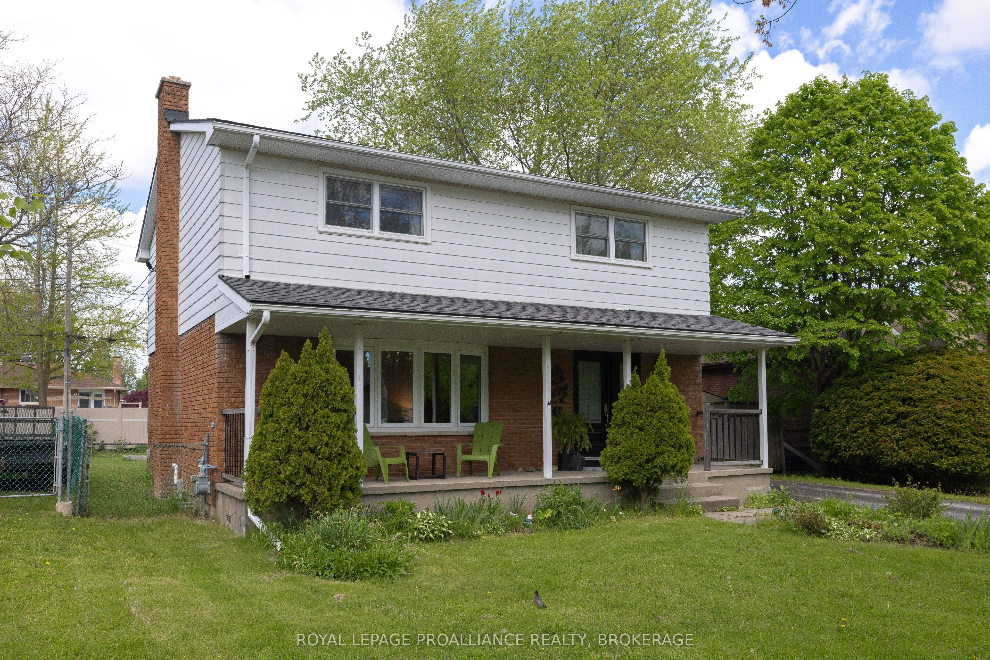 102 Herchmer Crescent