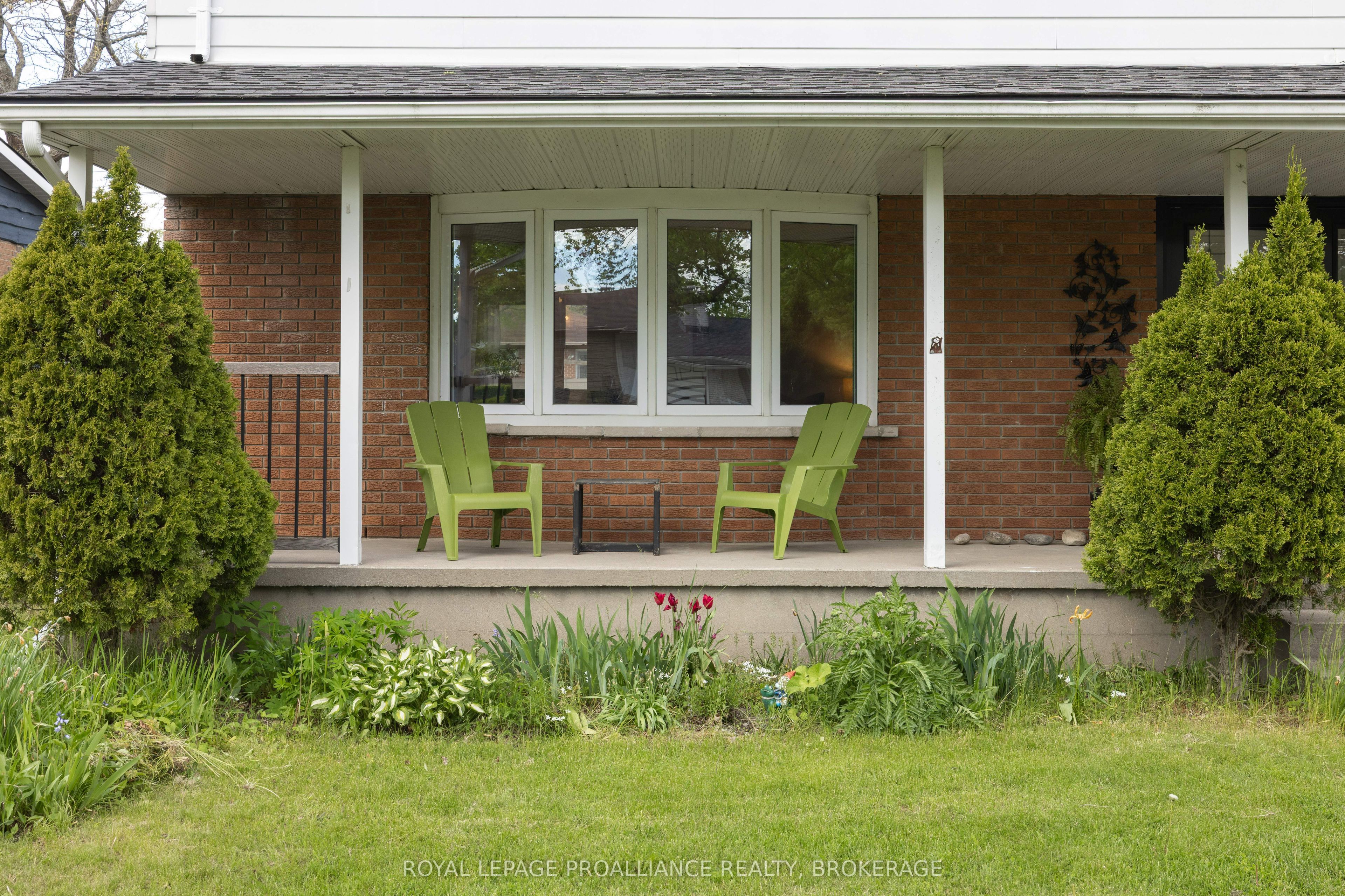 102 Herchmer Crescent