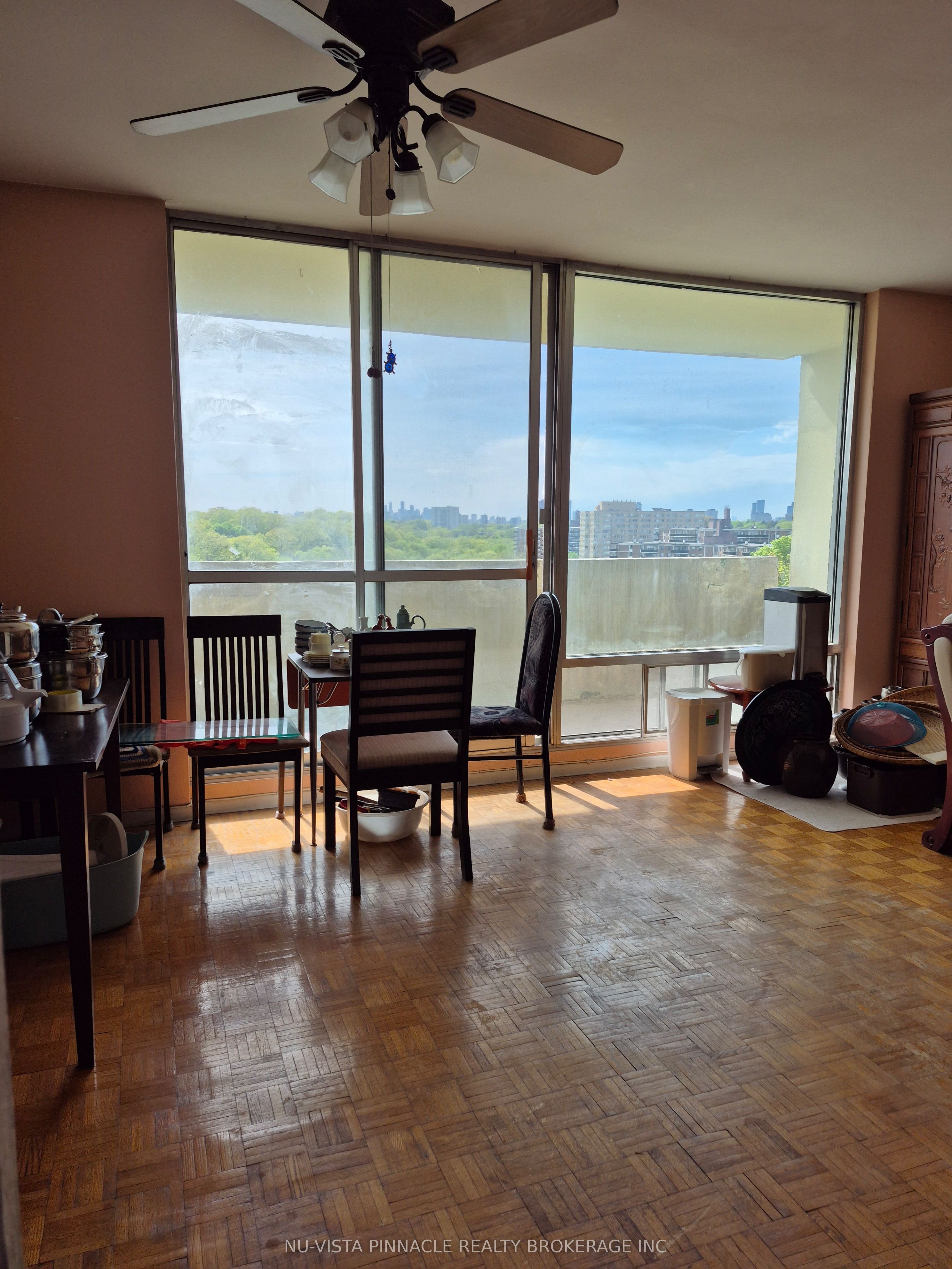 1 Massey Square 612
