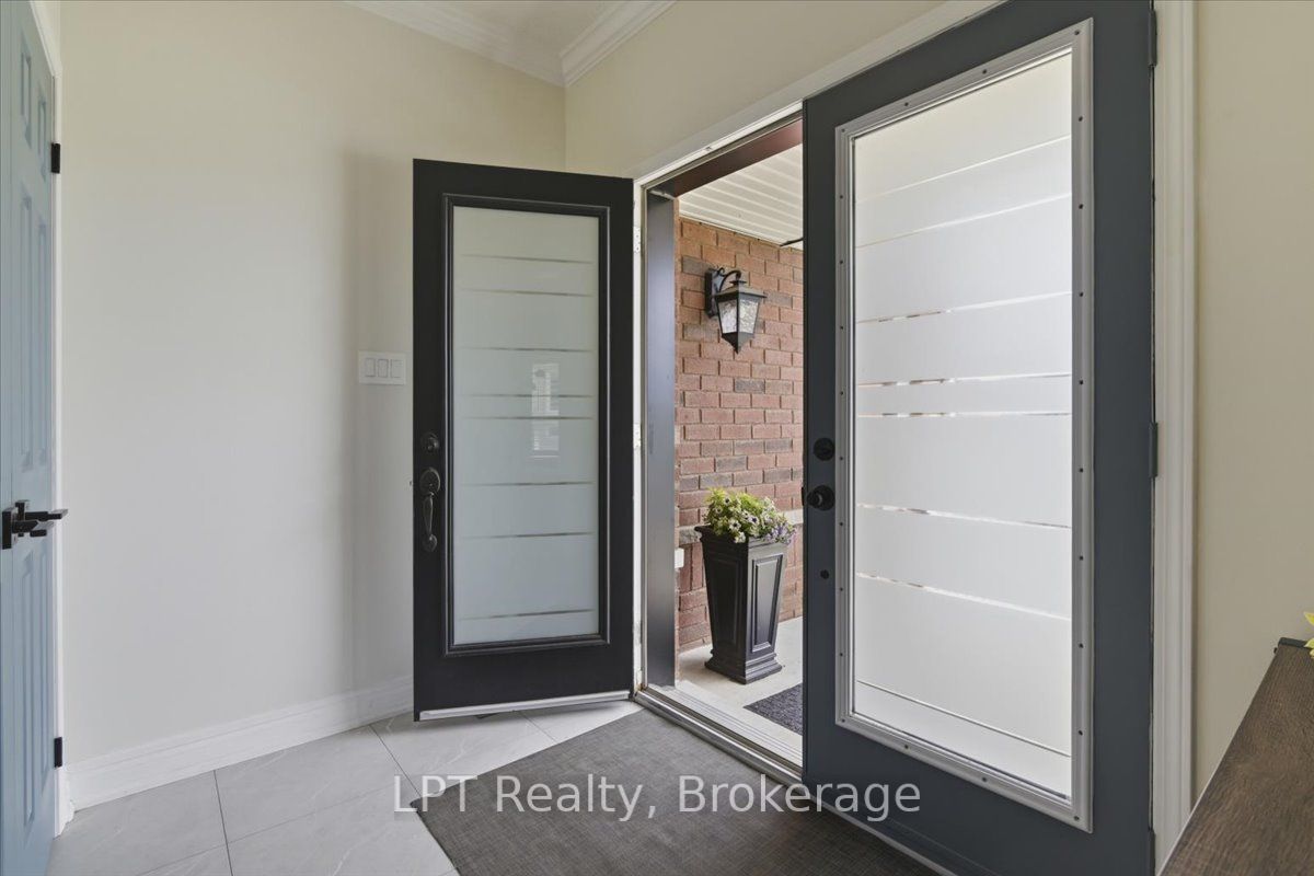 71 Laprade Square
