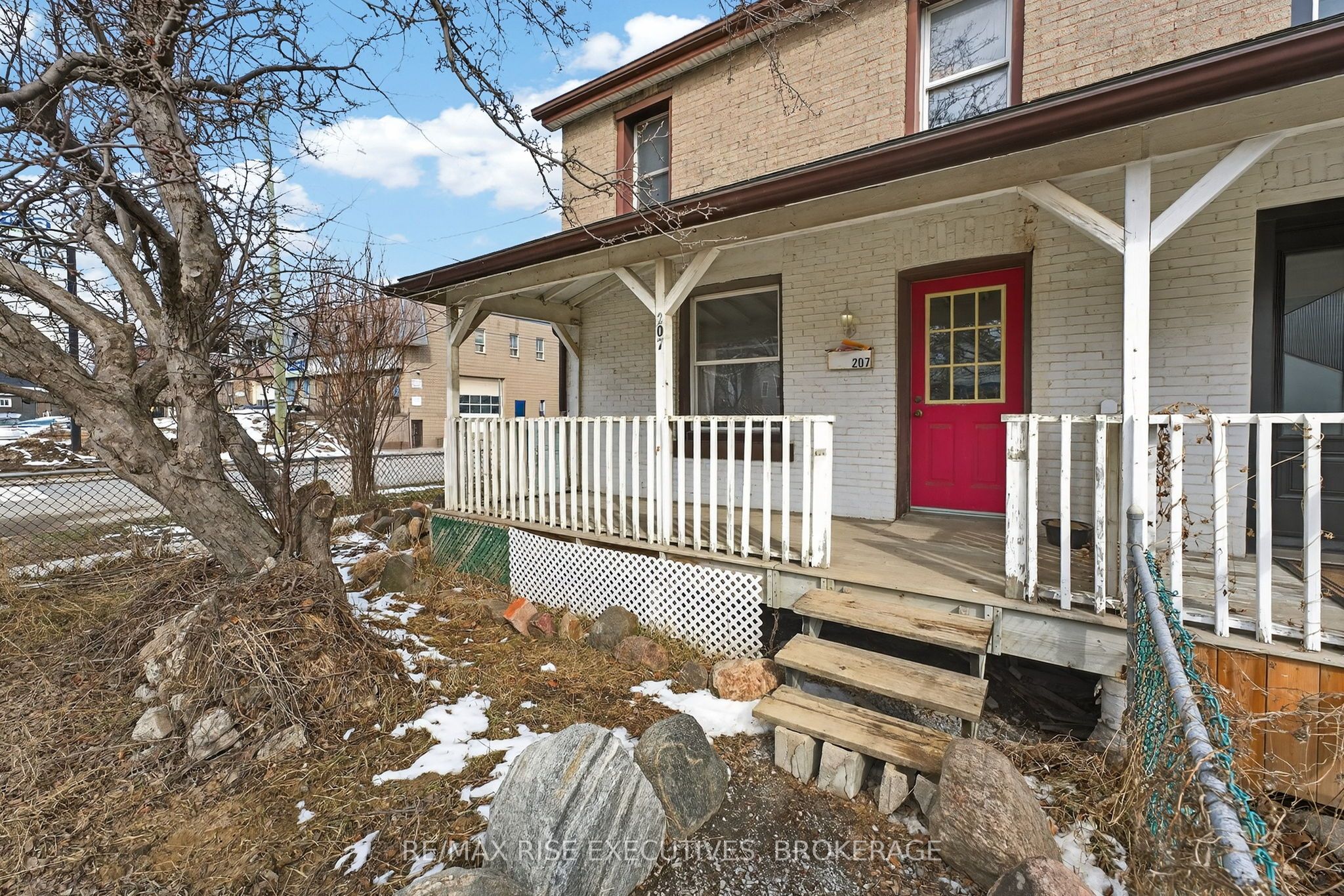 207 Concession Street