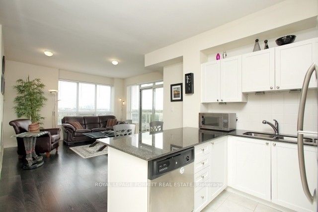 3865 Lake Shore Boulevard W 1109