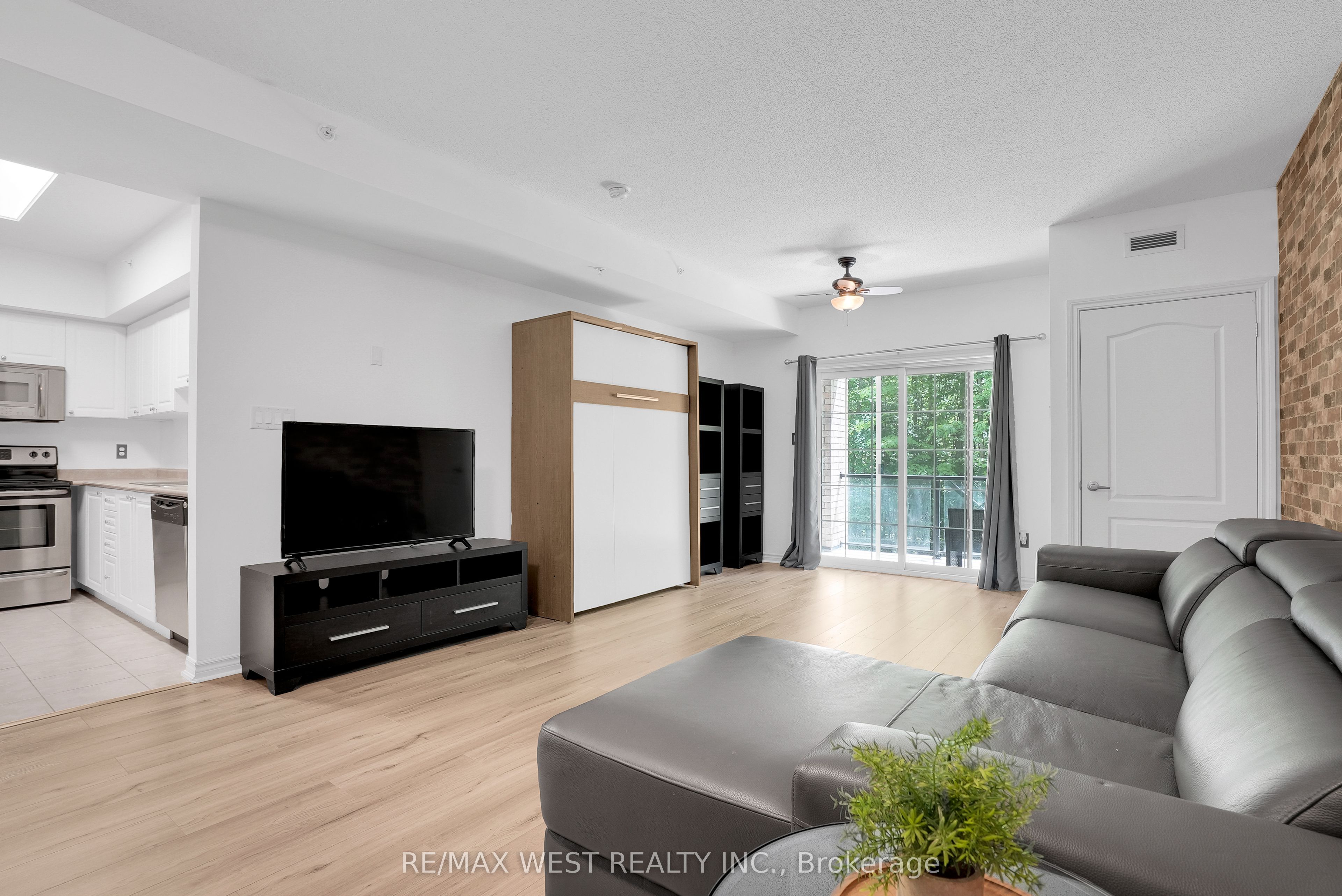 41 Ferndale Drive S 110