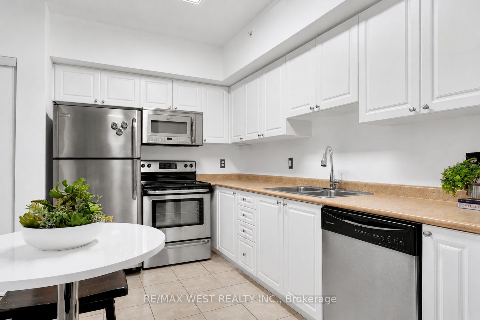 41 Ferndale Drive S 110