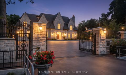 138 Centre Street Vaughan ON L4J 1G4