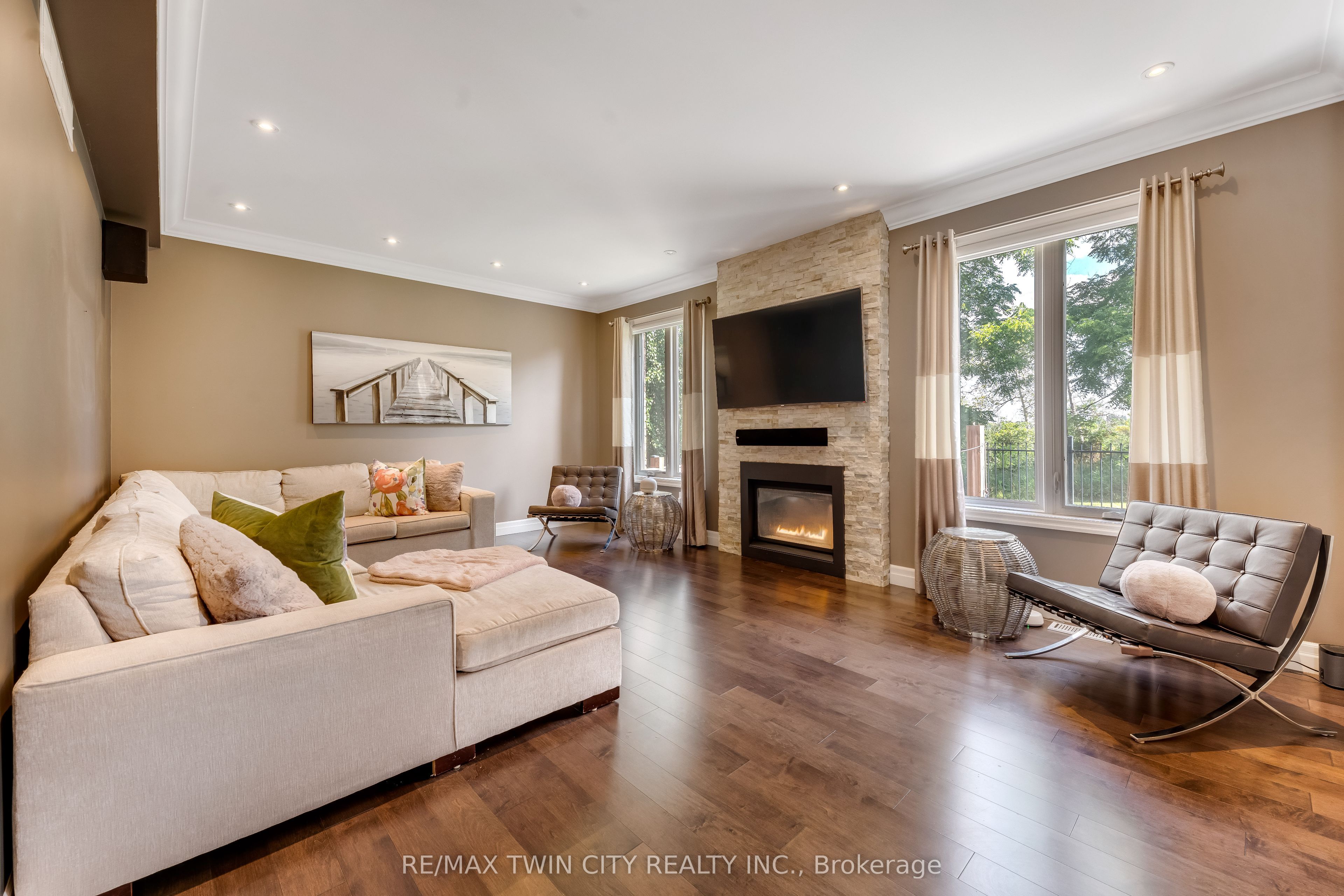 258 Edgewater Crescent 3