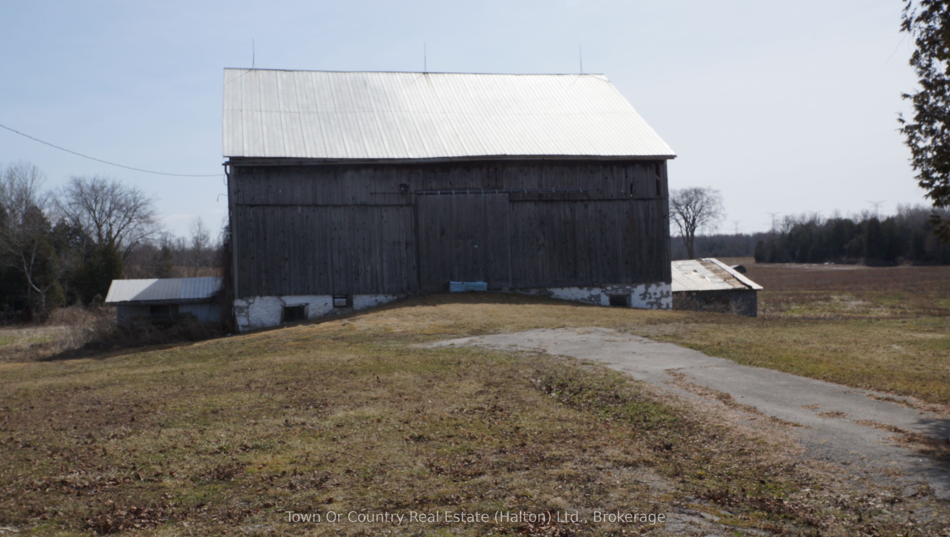 10894 32 Side Road N